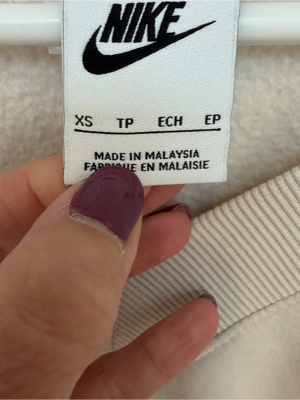 Women's Nike Cropped V-Neck Sweatshirt - XS - Picture 3 of 3